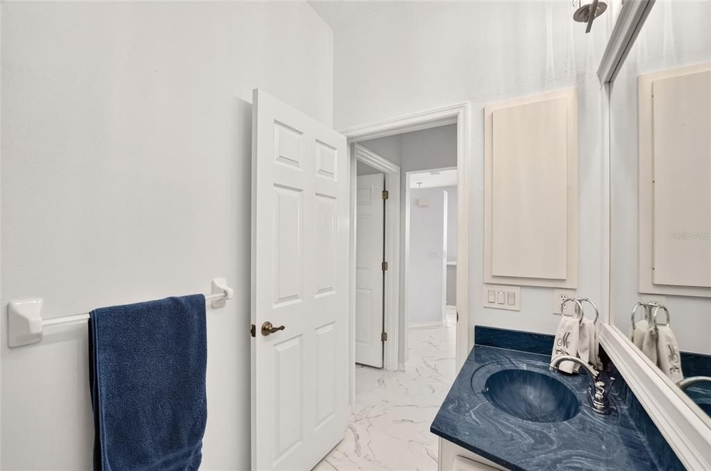 For Sale: $229,000 (2 beds, 2 baths, 1266 Square Feet)