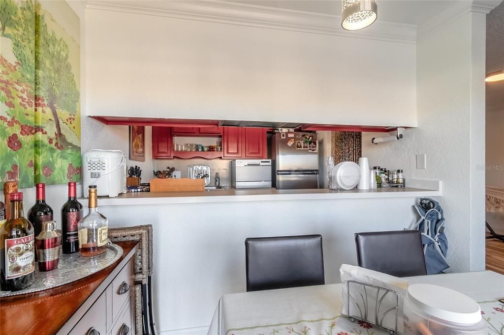 For Sale: $195,000 (2 beds, 1 baths, 992 Square Feet)