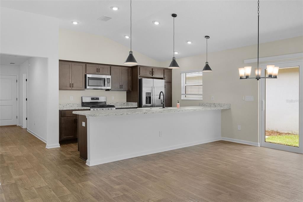 For Sale: $439,000 (3 beds, 2 baths, 1647 Square Feet)
