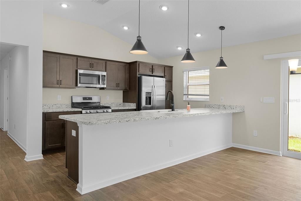 For Sale: $439,000 (3 beds, 2 baths, 1647 Square Feet)