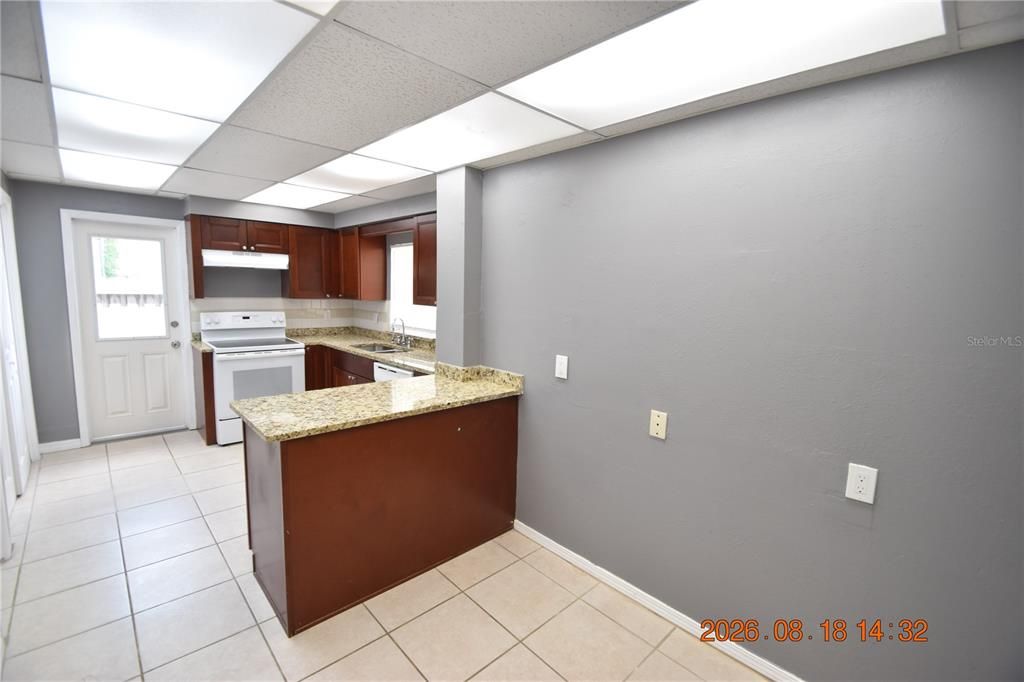 For Rent: $2,675 (4 beds, 2 baths, 2200 Square Feet)