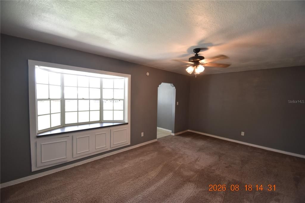 For Rent: $2,675 (4 beds, 2 baths, 2200 Square Feet)