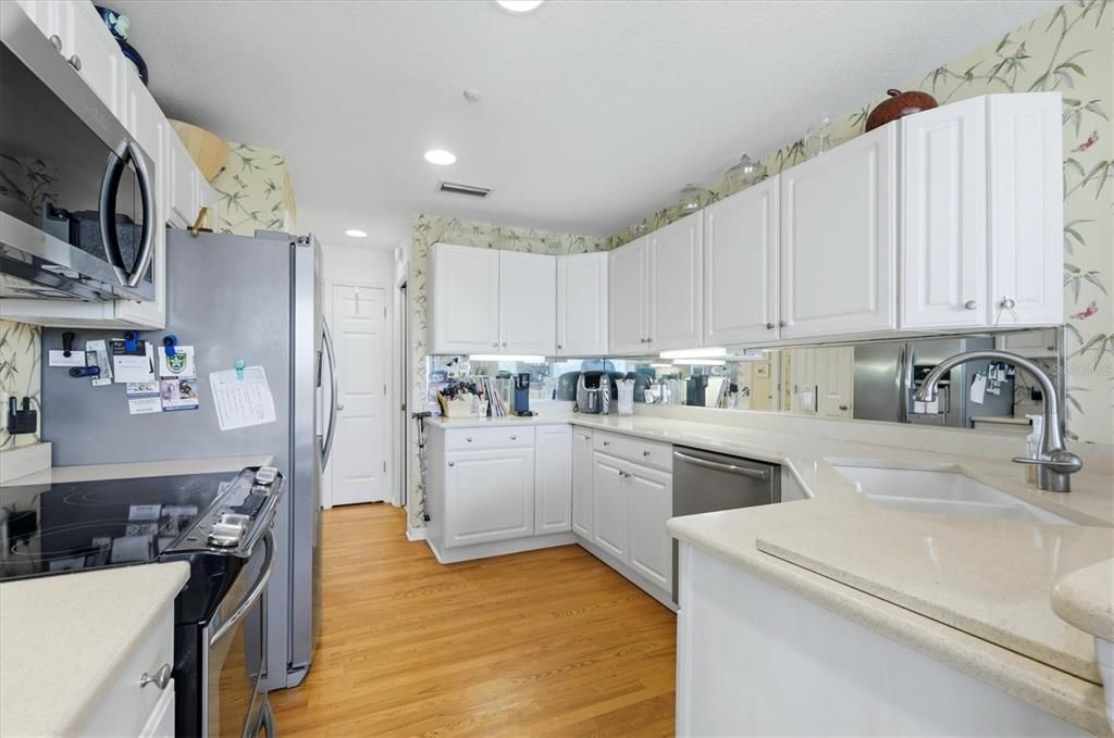 For Sale: $2,125,000 (3 beds, 3 baths, 1924 Square Feet)