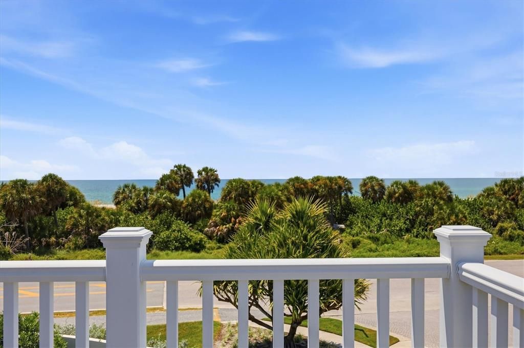For Sale: $2,125,000 (3 beds, 3 baths, 1924 Square Feet)