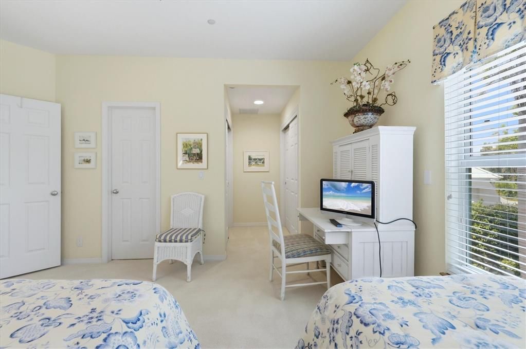 For Sale: $2,125,000 (3 beds, 3 baths, 1924 Square Feet)