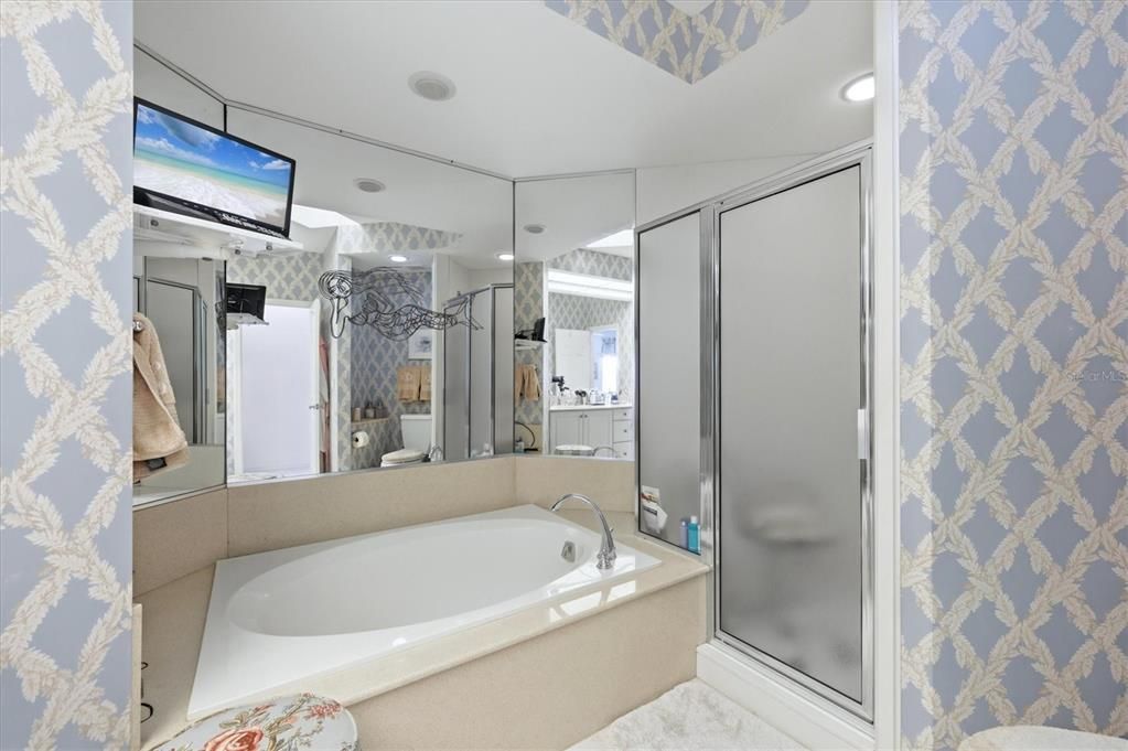 For Sale: $2,125,000 (3 beds, 3 baths, 1924 Square Feet)
