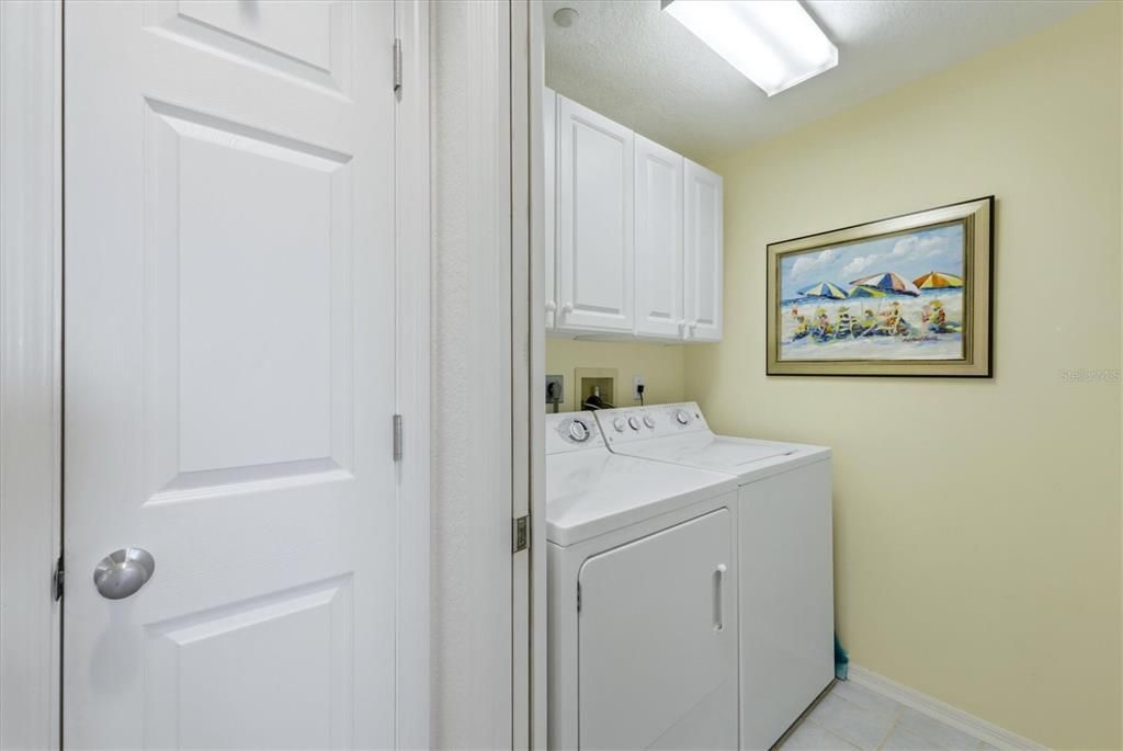 For Sale: $2,125,000 (3 beds, 3 baths, 1924 Square Feet)