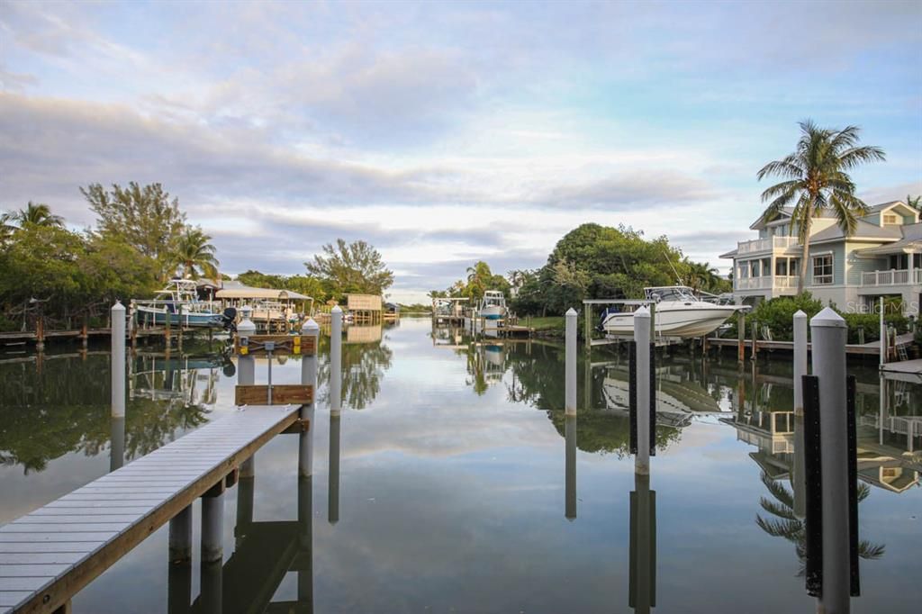 For Sale: $2,125,000 (3 beds, 3 baths, 1924 Square Feet)