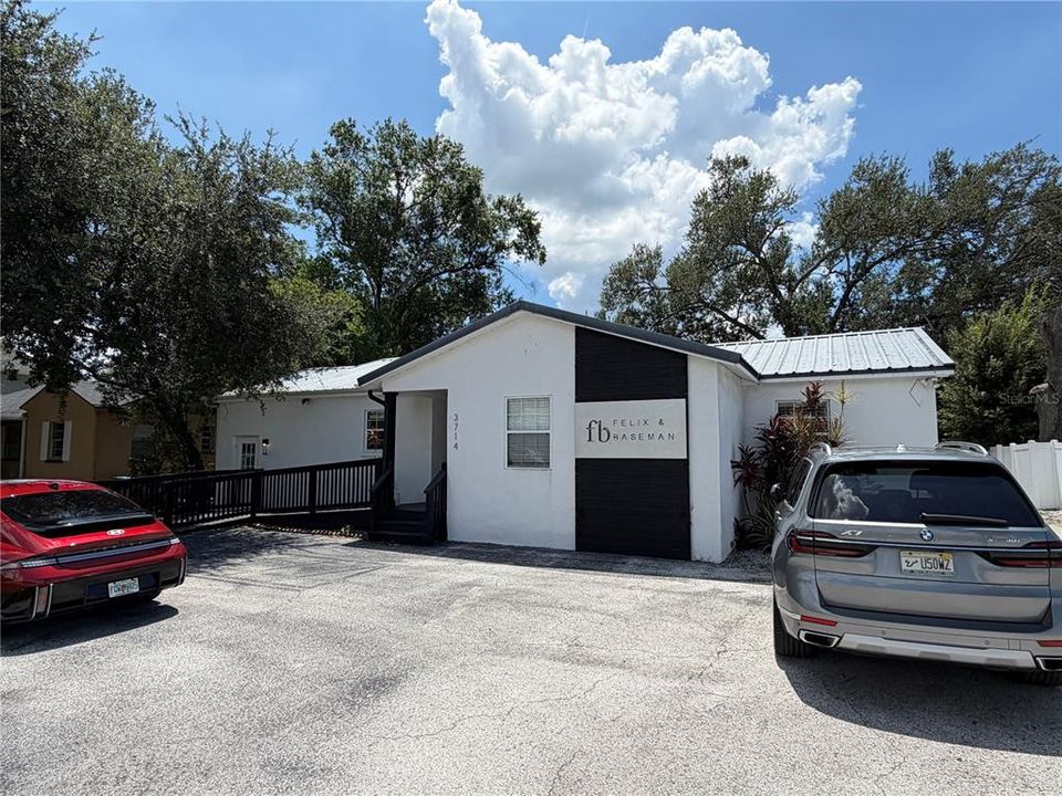 En Venta: $1,390,000 (0 camas, 0 baños, 1988 Pies cuadrados)