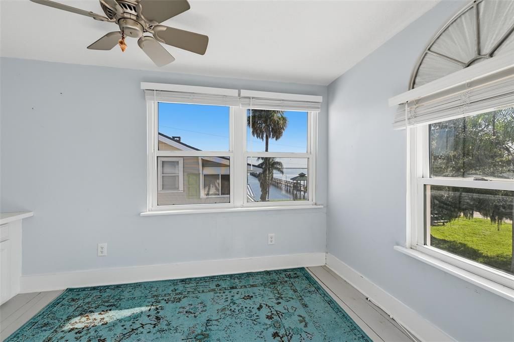 For Sale: $237,800 (2 beds, 2 baths, 1160 Square Feet)