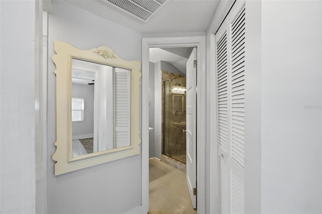 For Sale: $237,800 (2 beds, 2 baths, 1160 Square Feet)