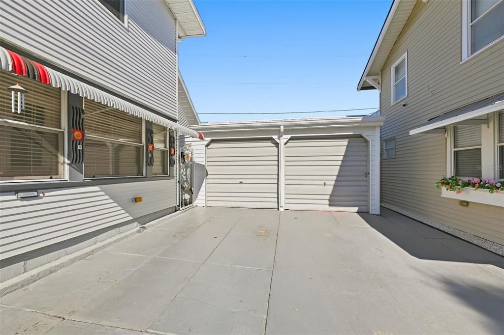For Sale: $237,800 (2 beds, 2 baths, 1160 Square Feet)