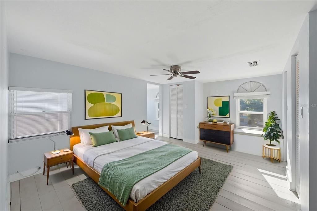 For Sale: $237,800 (2 beds, 2 baths, 1160 Square Feet)