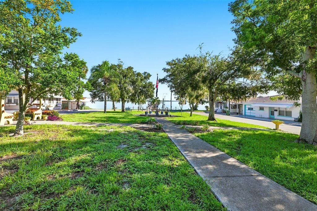 For Sale: $237,800 (2 beds, 2 baths, 1160 Square Feet)