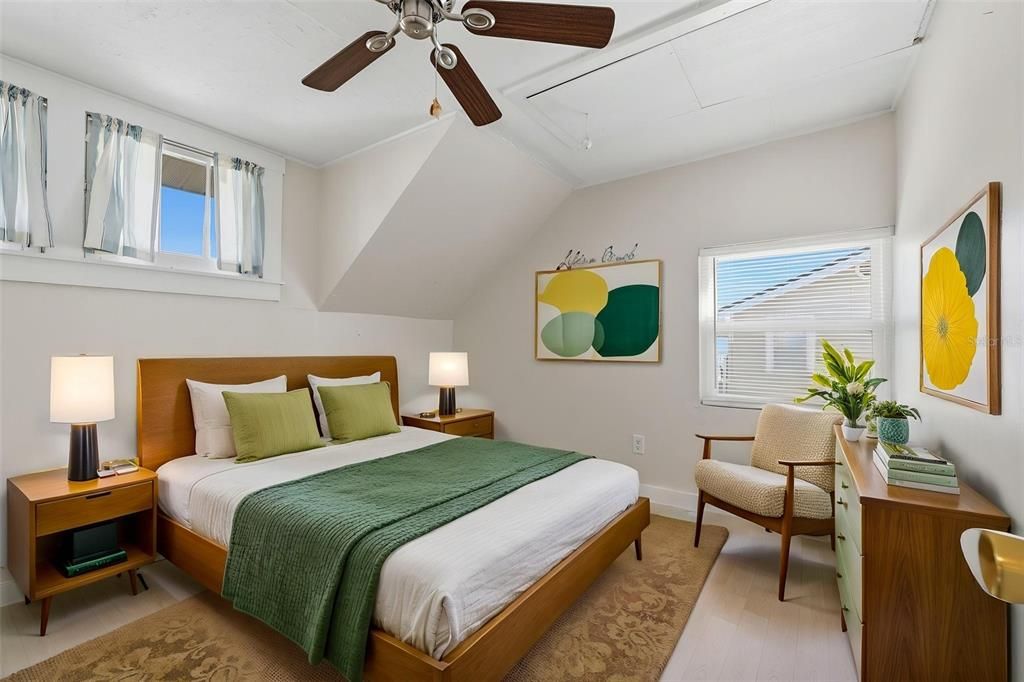 For Sale: $237,800 (2 beds, 2 baths, 1160 Square Feet)