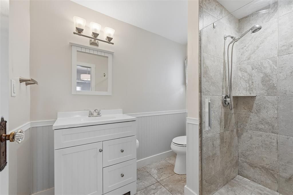 For Sale: $237,800 (2 beds, 2 baths, 1160 Square Feet)