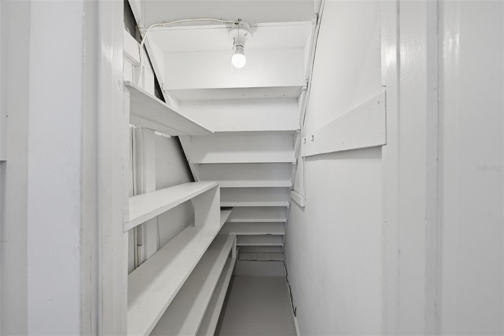 For Sale: $237,800 (2 beds, 2 baths, 1160 Square Feet)