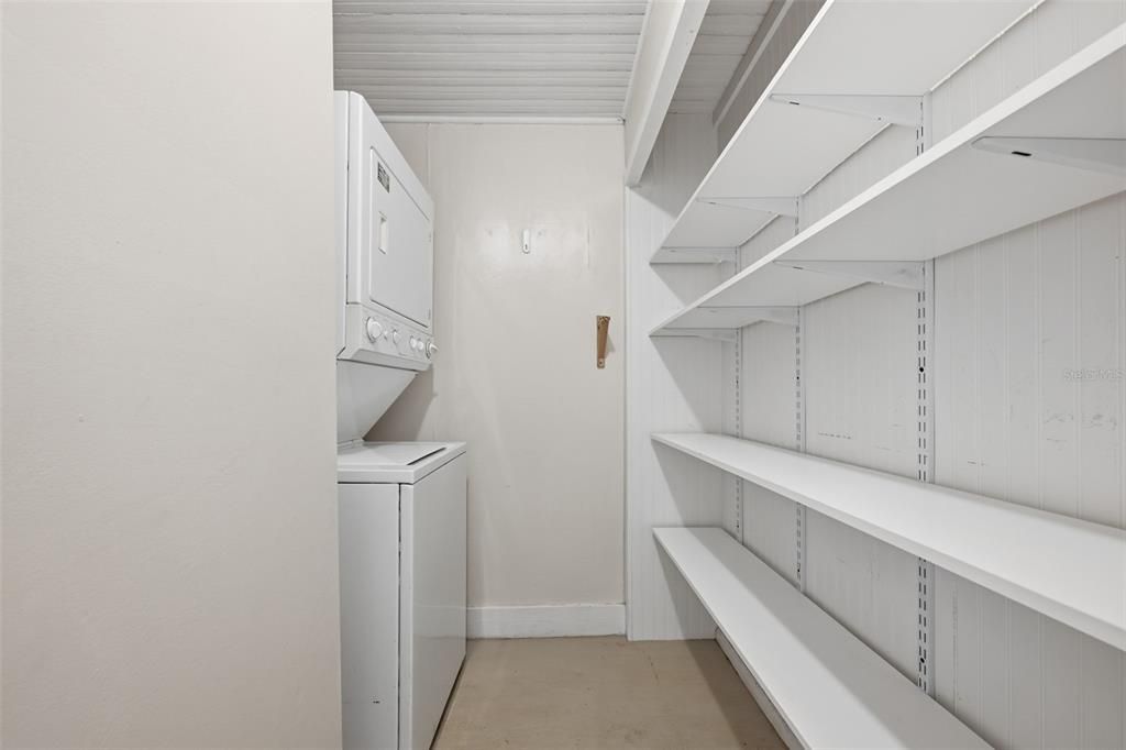For Sale: $237,800 (2 beds, 2 baths, 1160 Square Feet)