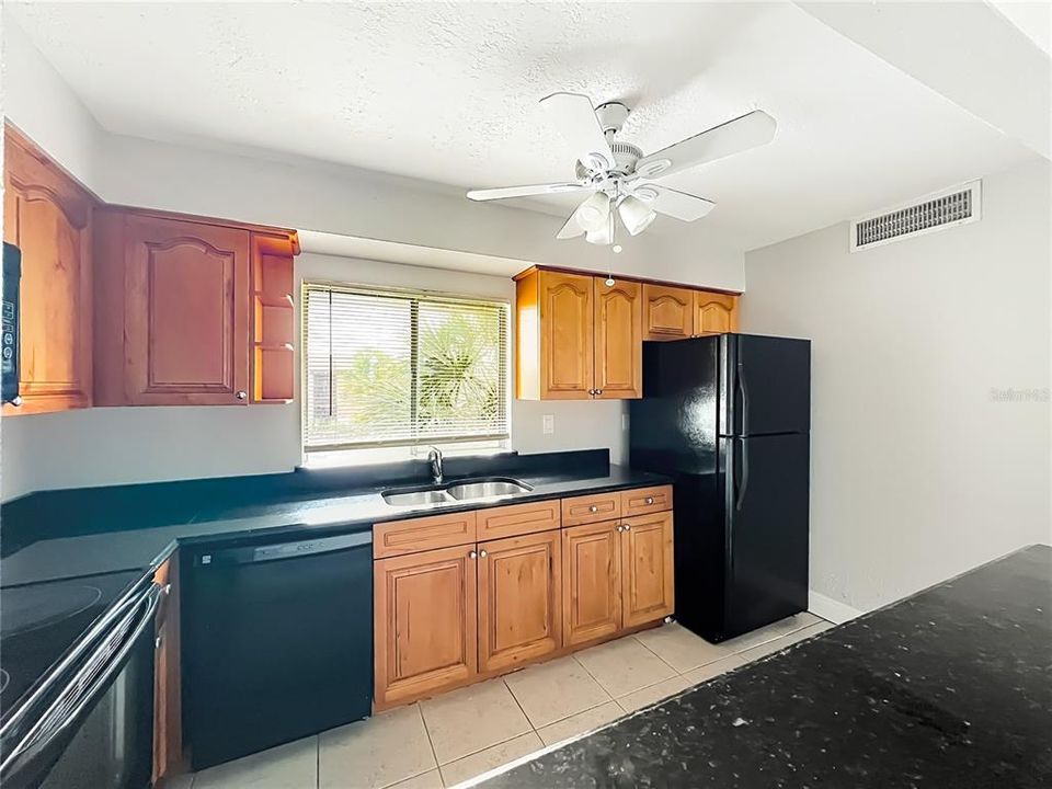 For Rent: $1,650 (2 beds, 2 baths, 1029 Square Feet)