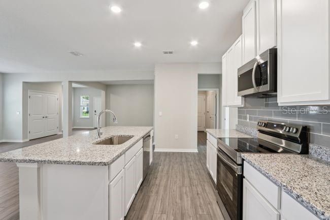 For Sale: $347,100 (3 beds, 2 baths, 1760 Square Feet)