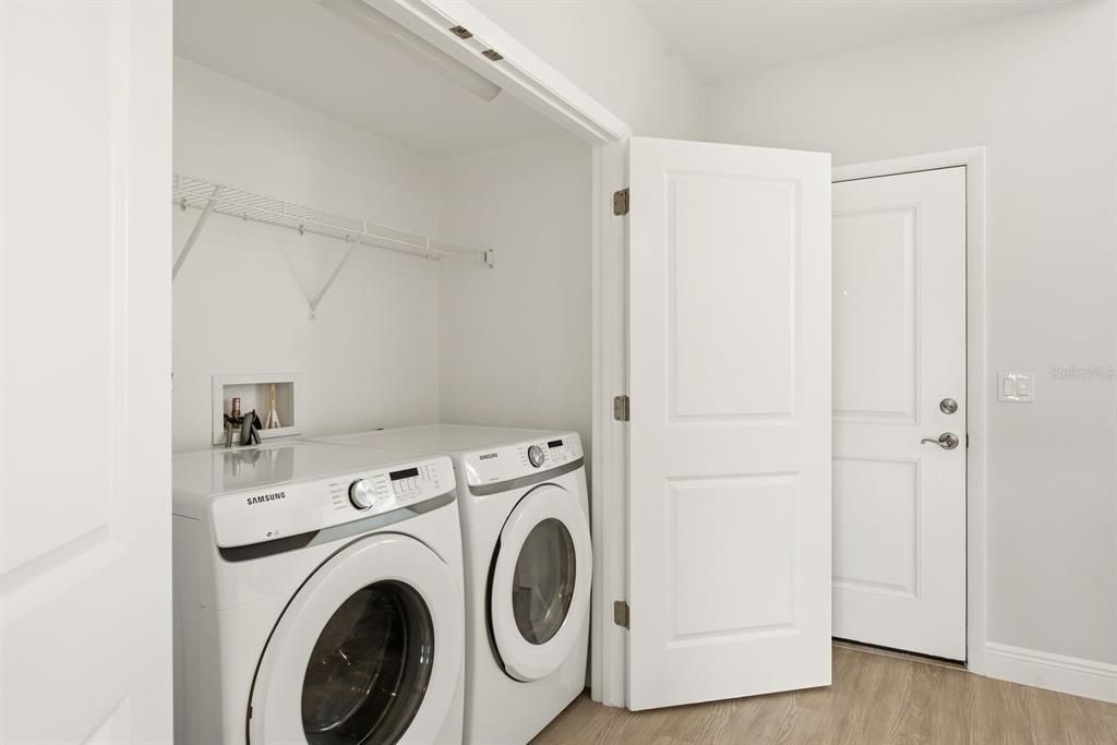 В аренду: $2,200 (2 спален, 2 ванн, 1324 Квадратных фут)
