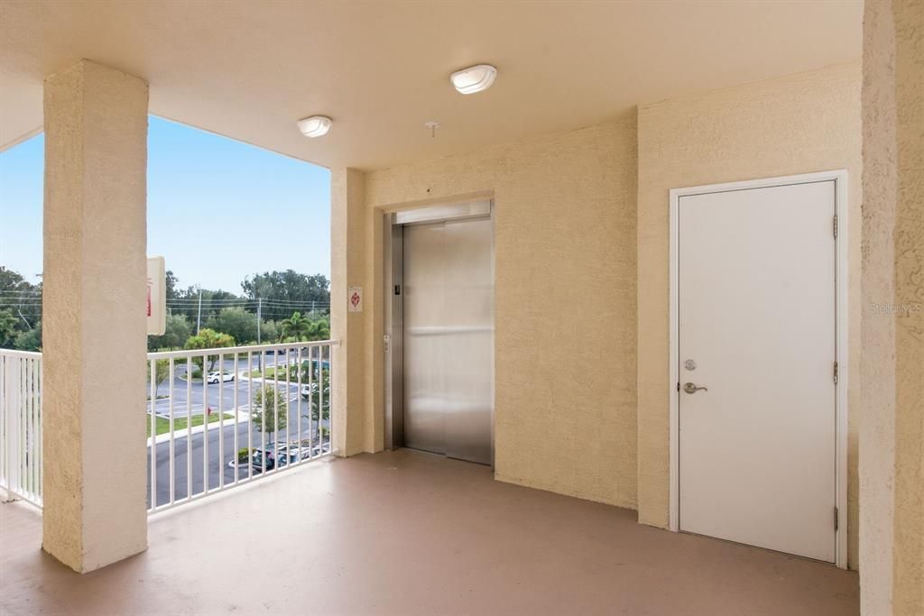 В аренду: $2,200 (2 спален, 2 ванн, 1324 Квадратных фут)