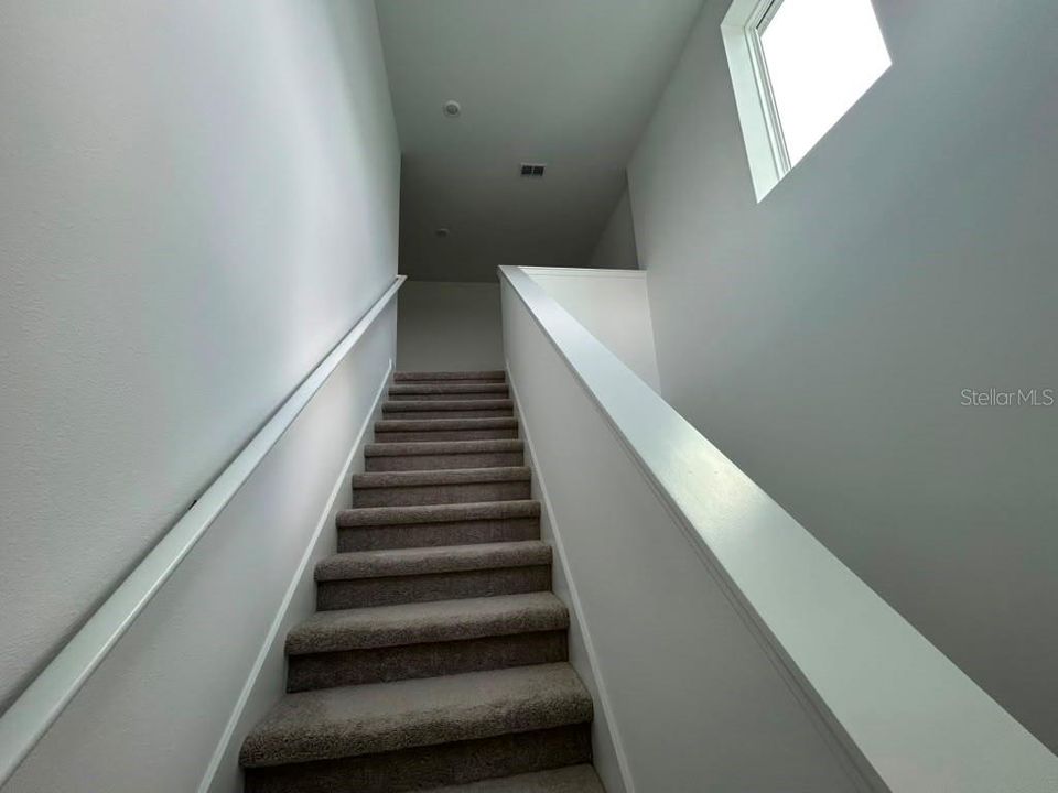 For Rent: $2,050 (4 beds, 2 baths, 1880 Square Feet)