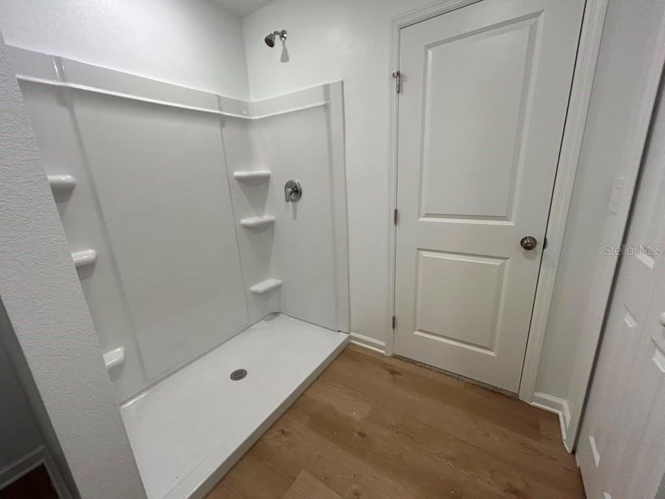 For Rent: $2,050 (4 beds, 2 baths, 1880 Square Feet)