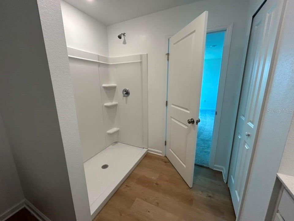 For Rent: $2,050 (4 beds, 2 baths, 1880 Square Feet)