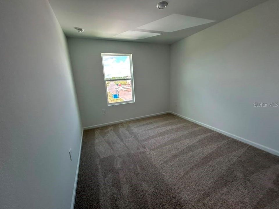 For Rent: $2,050 (4 beds, 2 baths, 1880 Square Feet)