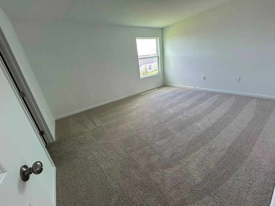 For Rent: $2,050 (4 beds, 2 baths, 1880 Square Feet)