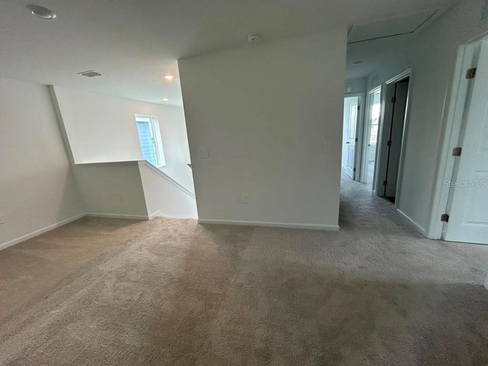 For Rent: $2,050 (4 beds, 2 baths, 1880 Square Feet)