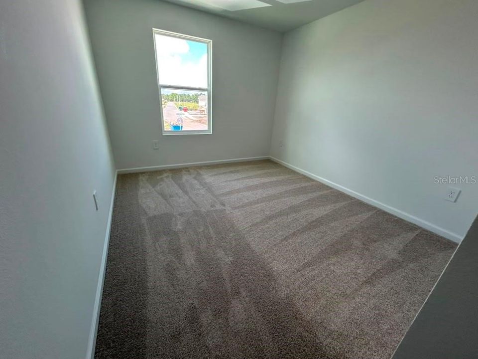 For Rent: $2,050 (4 beds, 2 baths, 1880 Square Feet)
