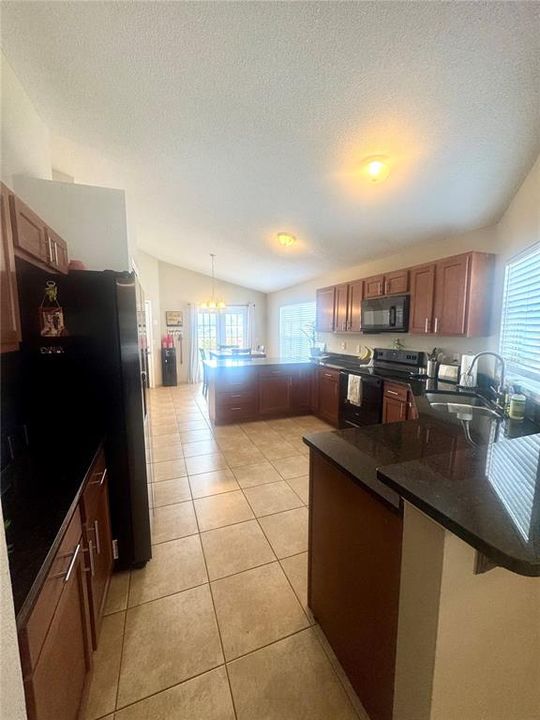 For Sale: $349,000 (3 beds, 2 baths, 1284 Square Feet)