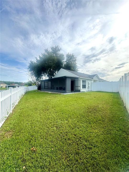 For Sale: $349,000 (3 beds, 2 baths, 1284 Square Feet)