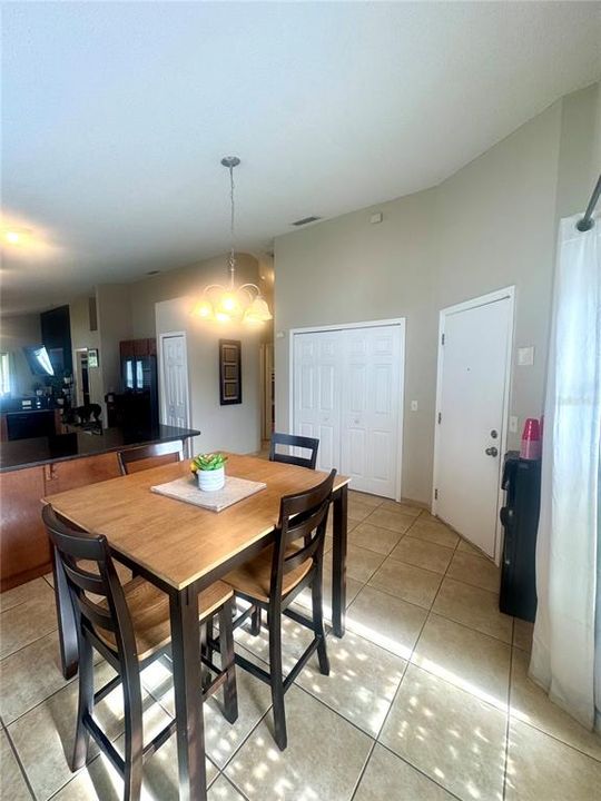For Sale: $349,000 (3 beds, 2 baths, 1284 Square Feet)