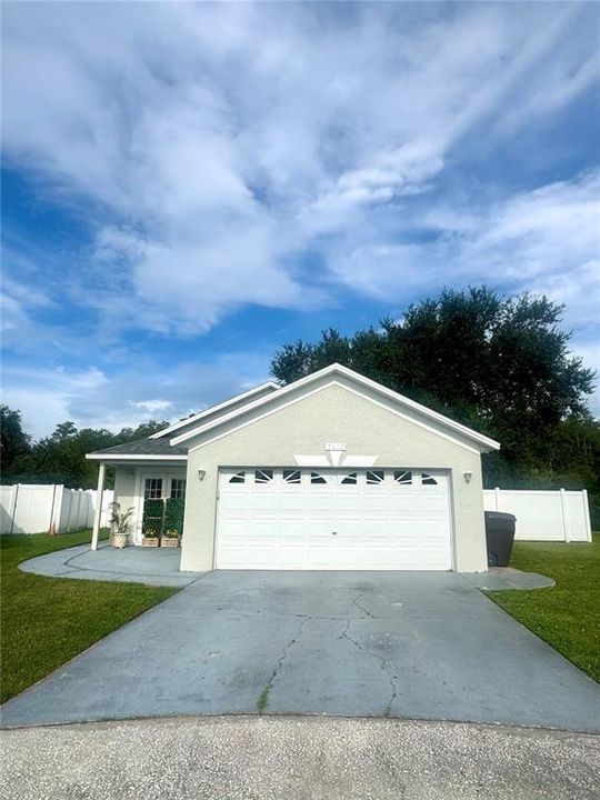 For Sale: $349,000 (3 beds, 2 baths, 1284 Square Feet)