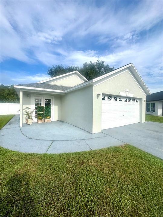 For Sale: $349,000 (3 beds, 2 baths, 1284 Square Feet)