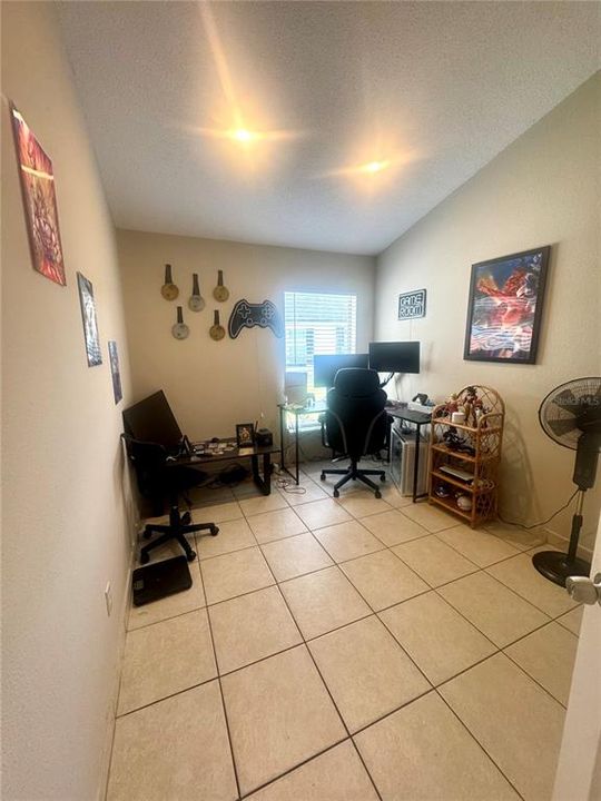 For Sale: $349,000 (3 beds, 2 baths, 1284 Square Feet)