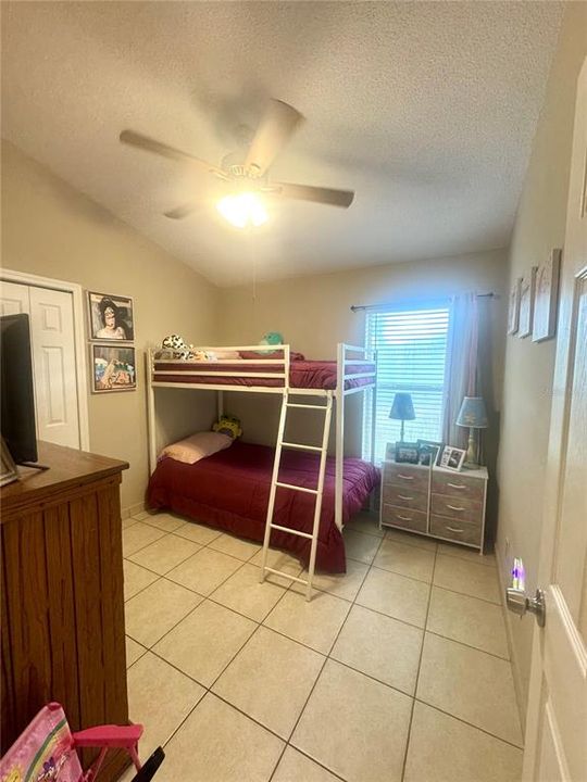 For Sale: $349,000 (3 beds, 2 baths, 1284 Square Feet)