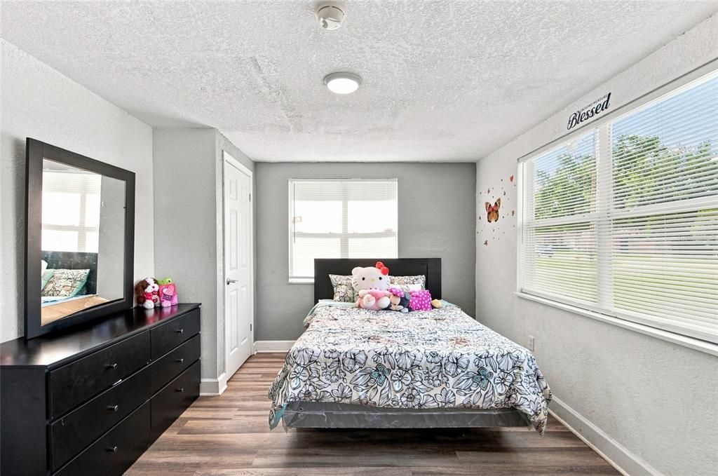 For Sale: $259,900 (5 beds, 3 baths, 1668 Square Feet)