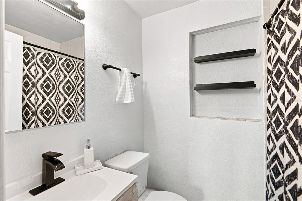 For Sale: $259,900 (5 beds, 3 baths, 1668 Square Feet)