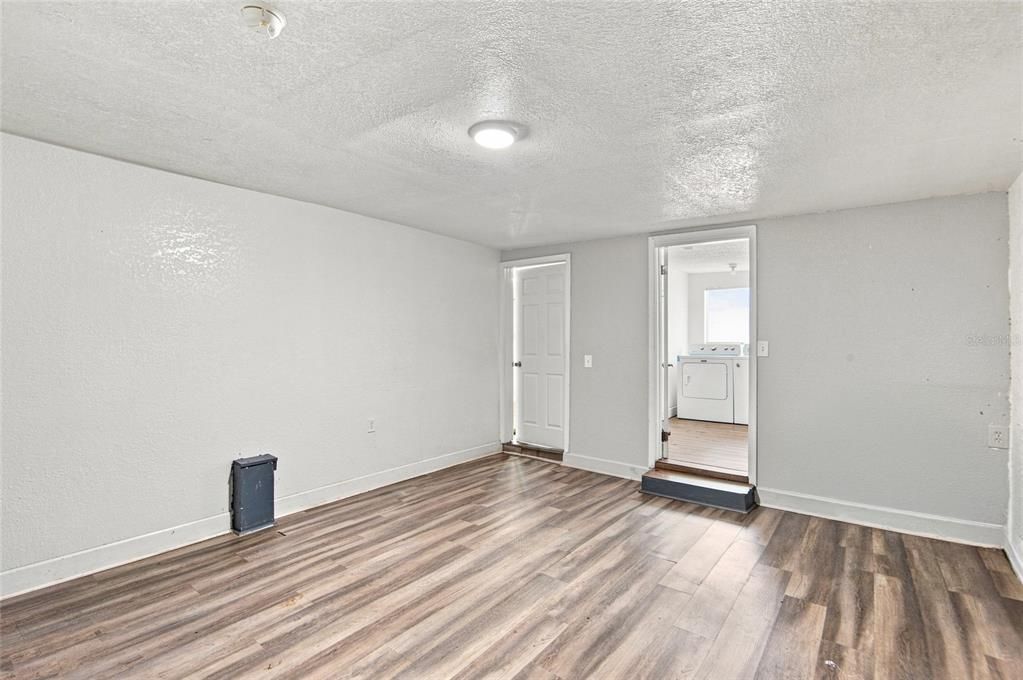 For Sale: $259,900 (5 beds, 3 baths, 1668 Square Feet)