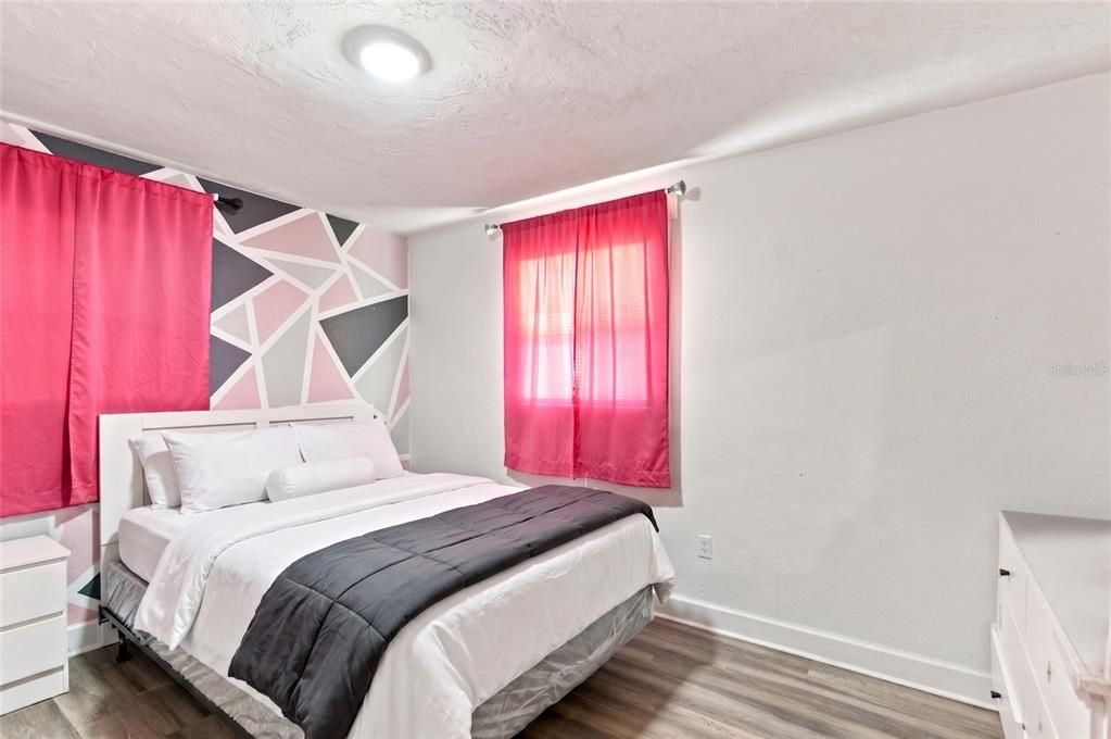 For Sale: $259,900 (5 beds, 3 baths, 1668 Square Feet)