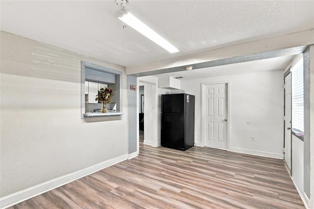 For Sale: $259,900 (5 beds, 3 baths, 1668 Square Feet)