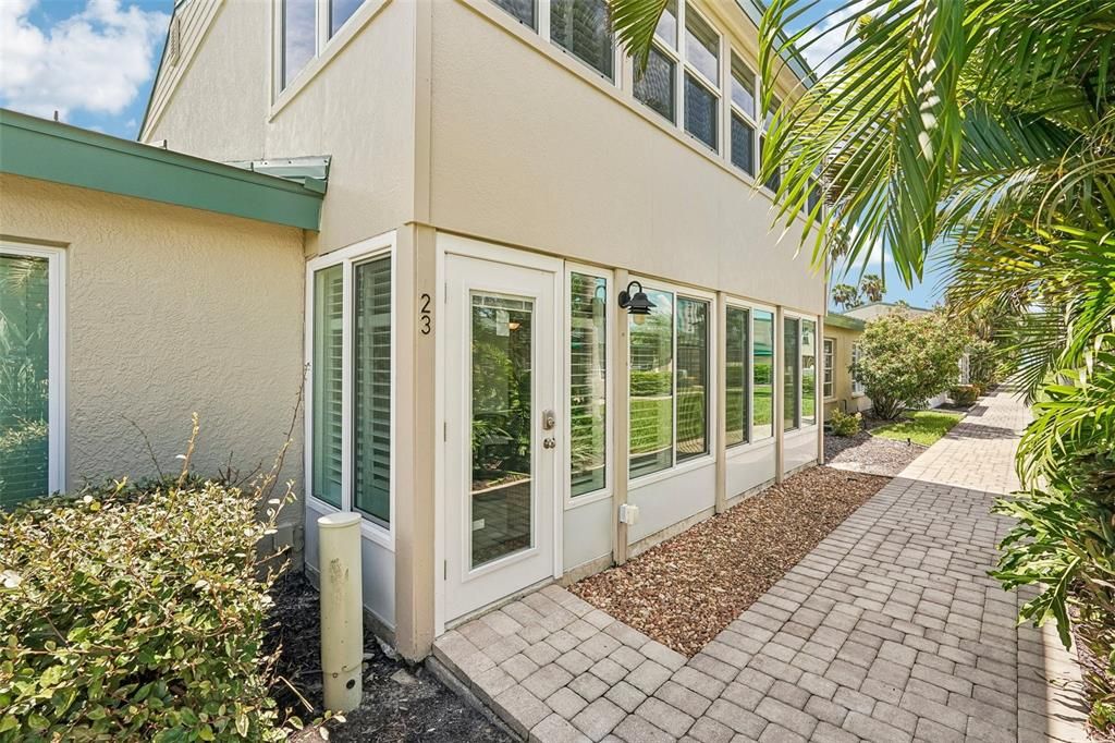 For Sale: $839,900 (2 beds, 2 baths, 1368 Square Feet)