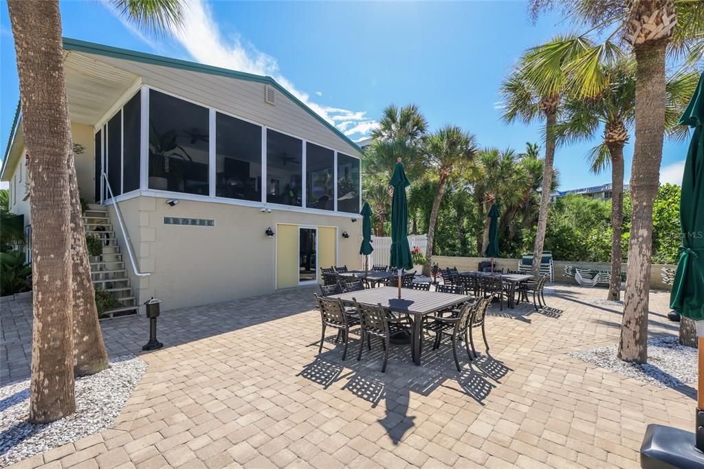 For Sale: $839,900 (2 beds, 2 baths, 1368 Square Feet)
