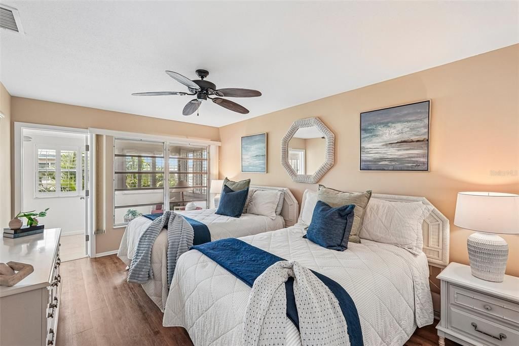 For Sale: $839,900 (2 beds, 2 baths, 1368 Square Feet)