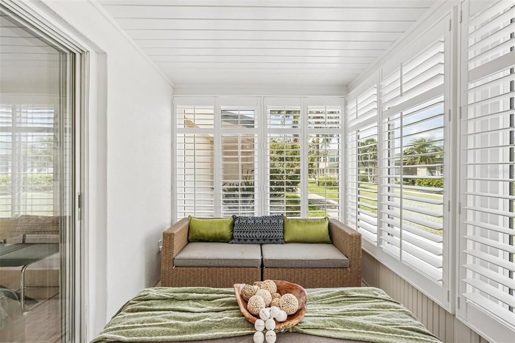 For Sale: $839,900 (2 beds, 2 baths, 1368 Square Feet)