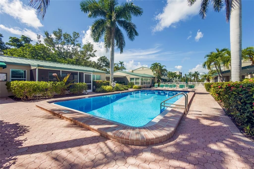 For Sale: $839,900 (2 beds, 2 baths, 1368 Square Feet)